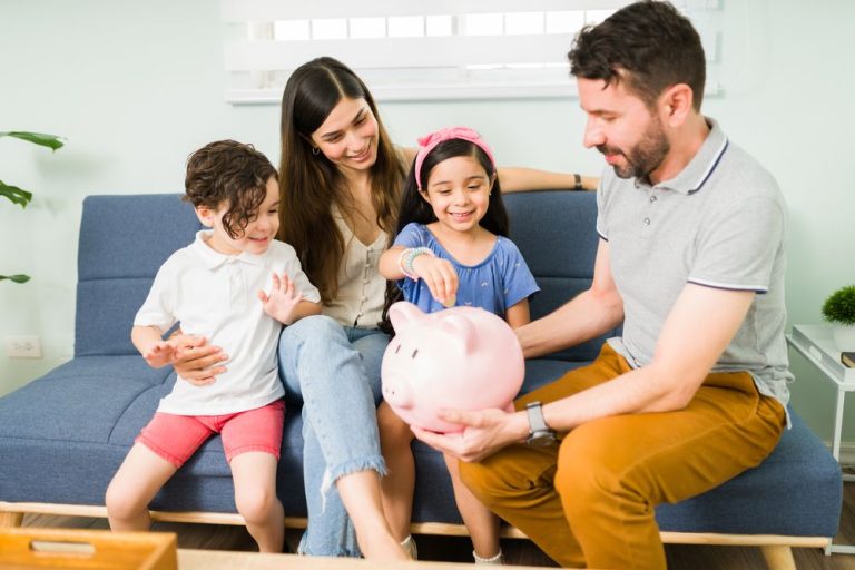 Effective Tips on Teaching Kids How to Save Money